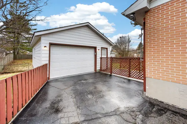 30 Oxford CRES, Loyalist, ON K7N 1P9