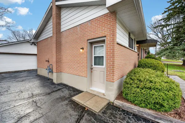 30 Oxford CRES, Loyalist, ON K7N 1P9