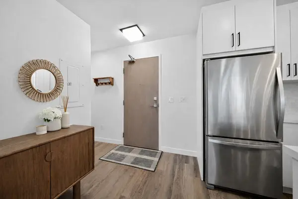 479 Charlton AVE E #106, Hamilton, ON L8N 0B4