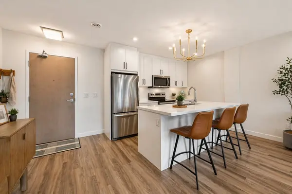 479 Charlton AVE E #106, Hamilton, ON L8N 0B4