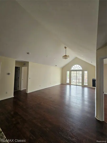 8469 Heywood CIR, Sterling Heights, MI 48312