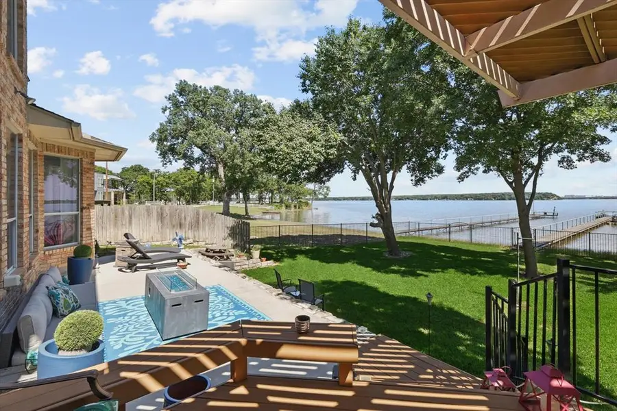 8913 Sunrise Point Court, Fort Worth, TX 76135