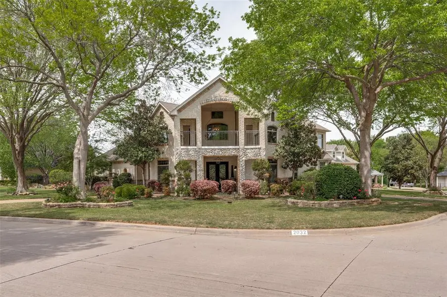 2032 Cains Lane, Mansfield, TX 76063