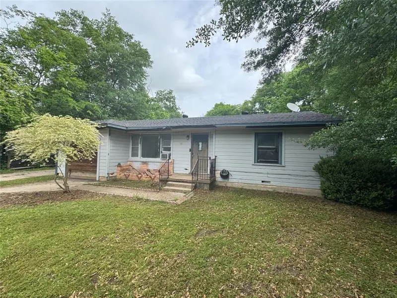 111 Gordon Drive, Terrell, TX 75160