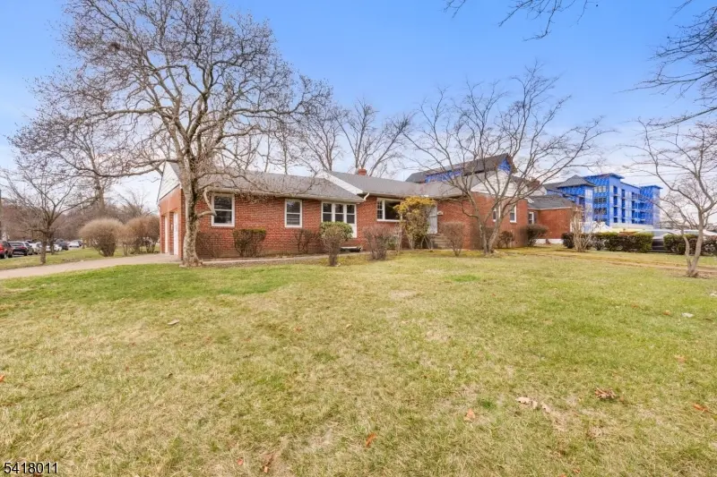 1205 Parkway Ave, Ewing Twp., NJ 08628