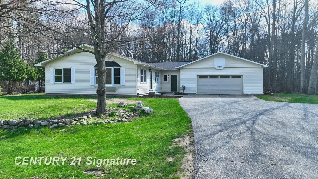 10293 Carr RD, St Charles Twp, MI 48655