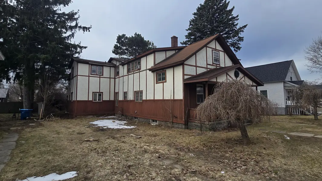 710 E Foster ST, Ludington, MI 49431