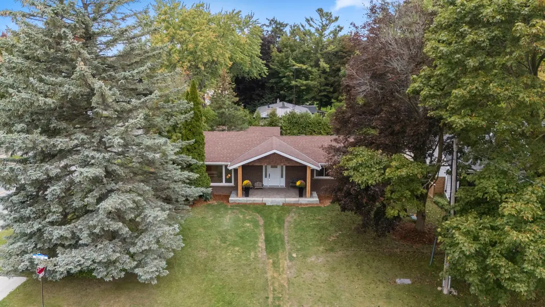 241 Maple ST, Uxbridge, ON L9P 1A8