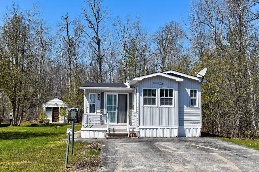 24 Prince Charles AVE N, Springwater, ON L0L 1P0