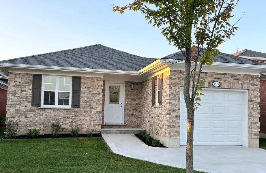 237 Bethune CRES, Goderich, ON N7A 4M6