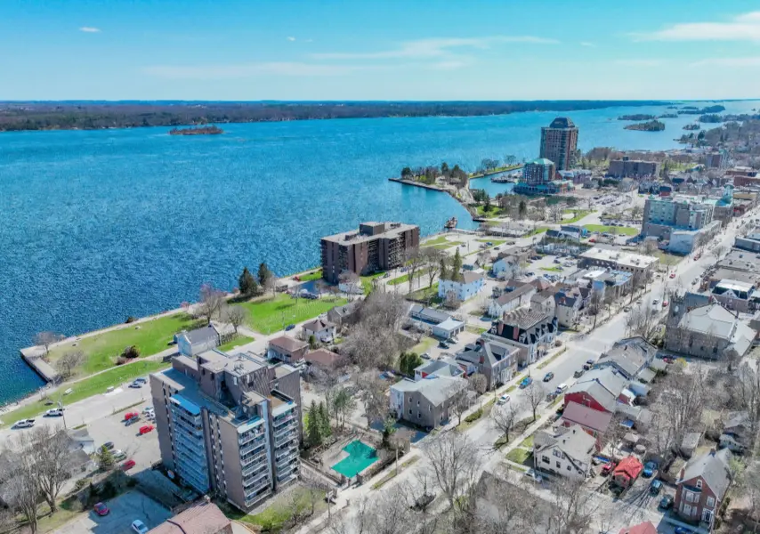 109 King ST E #304, Brockville, ON K6V 1B8