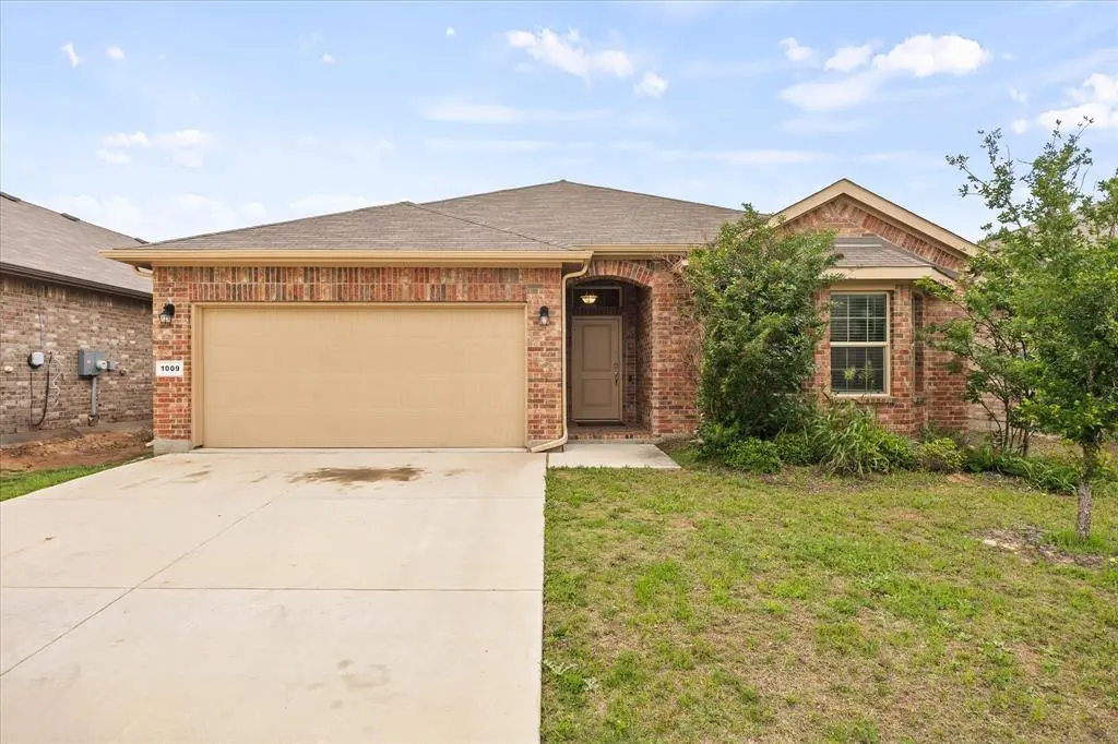 1009 Croxley Way, Fort Worth, TX 76247