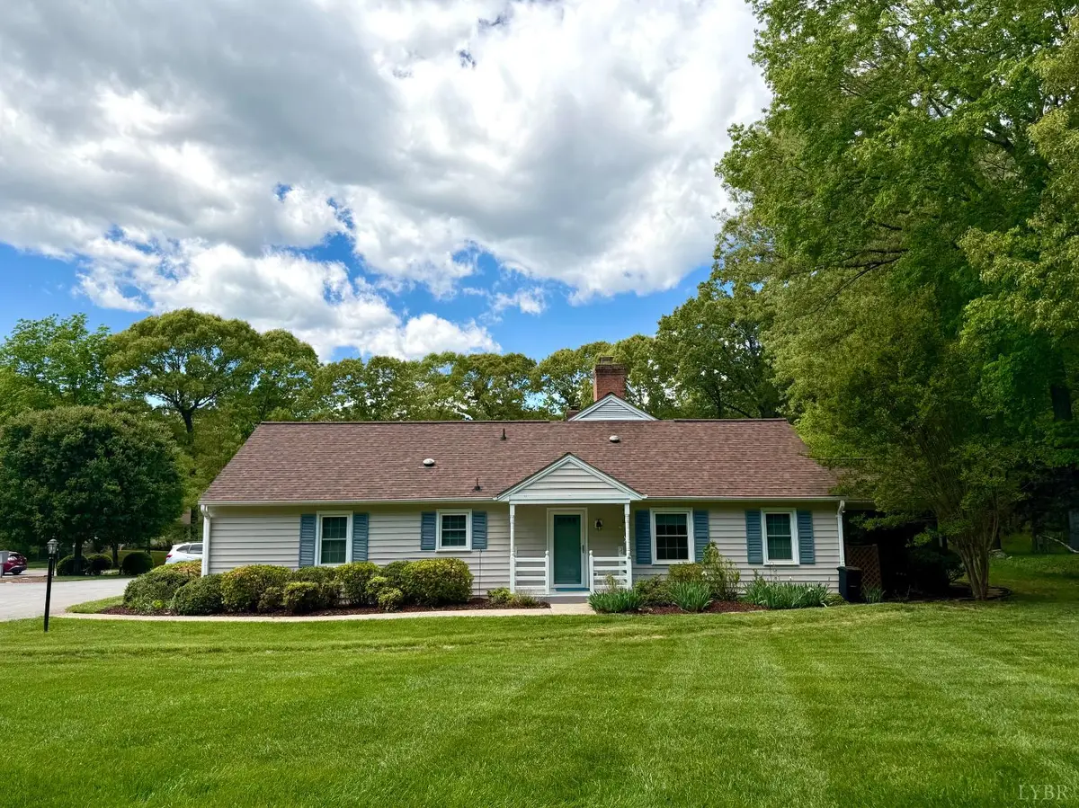 411 Clays Crossing DR, Forest, VA 24551