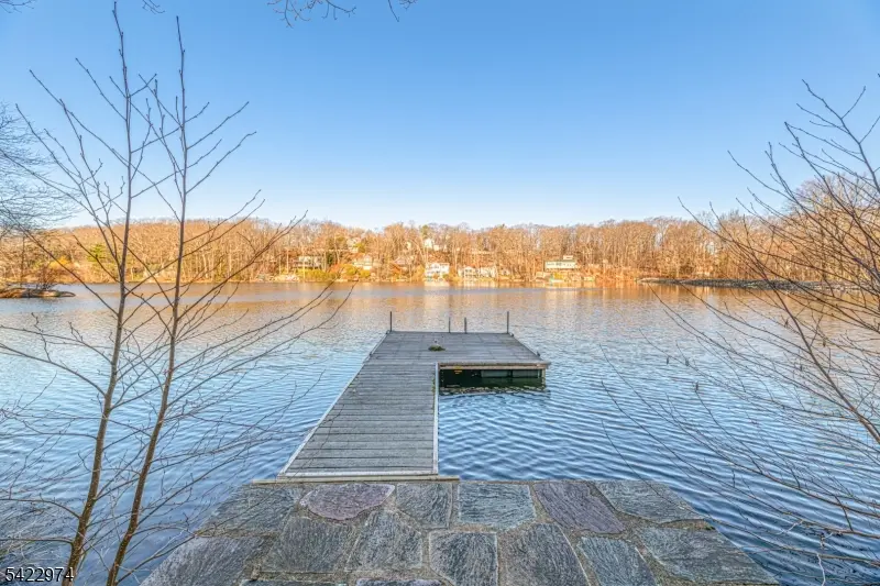 361 E Lakeshore Dr, Vernon Twp., NJ 07422