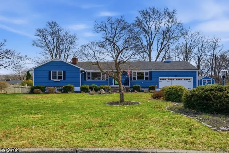 4 Glencove Rd, Parsippany-troy Hills Twp., NJ 07950