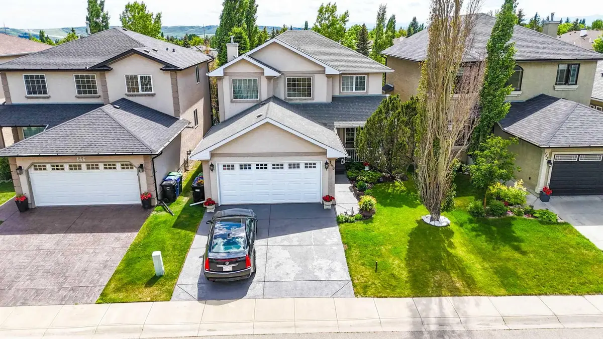 148 Scenic View Close NW, Calgary, AB T3L1Z4