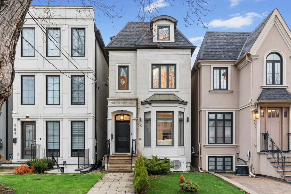 582 Woburn AVE, Toronto C04, ON M5M 1L9