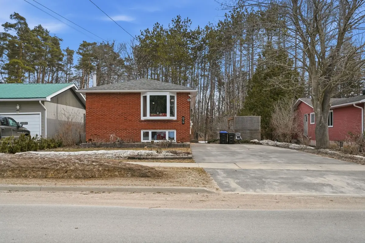679 Simcoe AVE, Tay, ON L0K 1R0