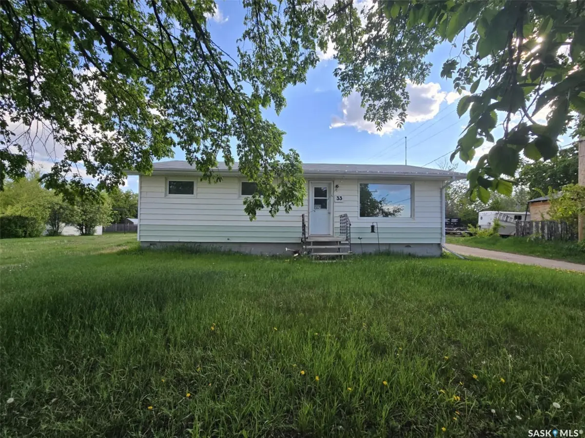 33 4th AVENUE E, Central Butte, SK S0H 0A1