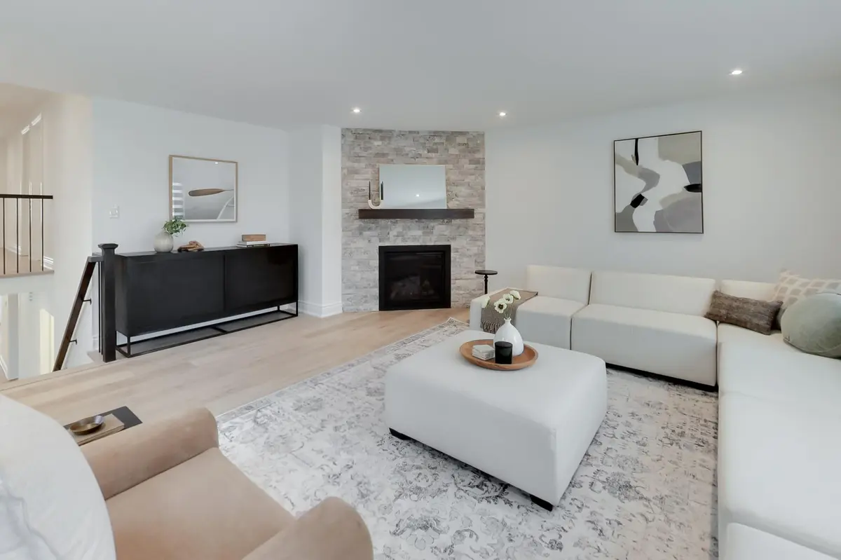 1124 Lansdown DR, Oakville, ON L6J 7N7