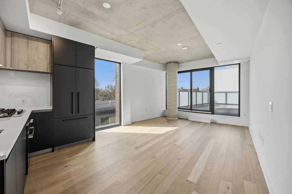 2625 Dundas ST W #317, Toronto W02, ON M6P 0C5