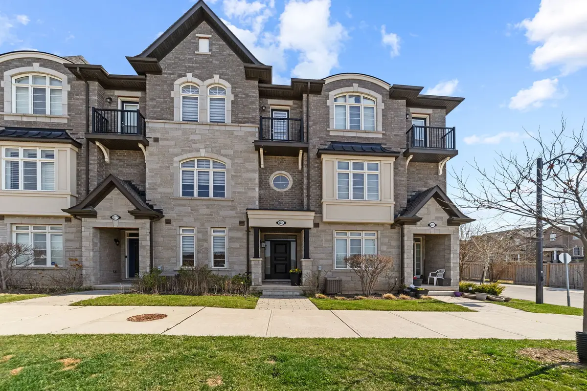 2275 Khalsa Gate, Oakville, ON L6M 1P4