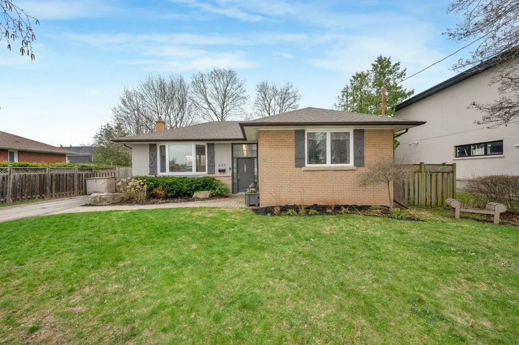 602 Stephens CRES, Oakville, ON L6K 1Y3