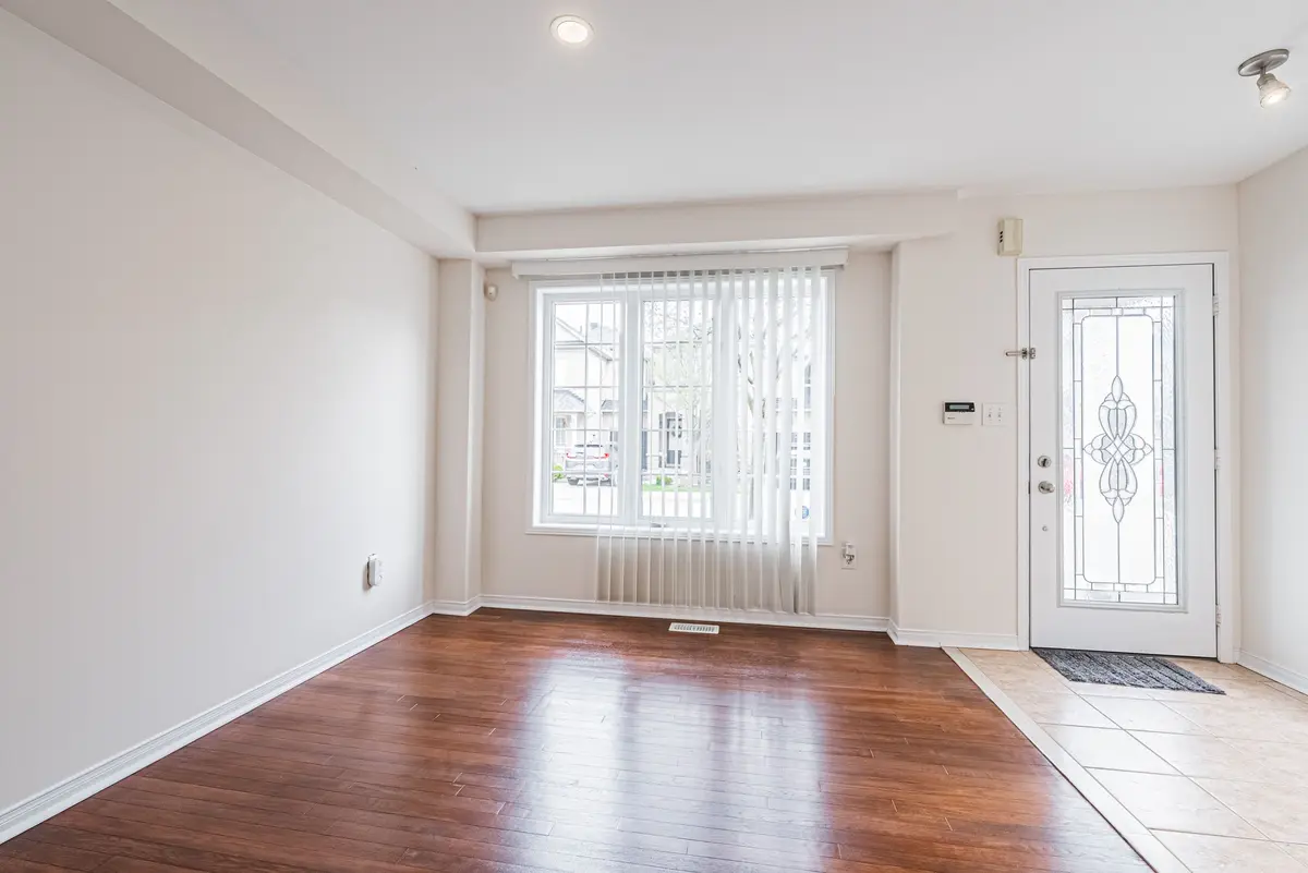 2412 Curtis RD, Burlington, ON L7L 7M3