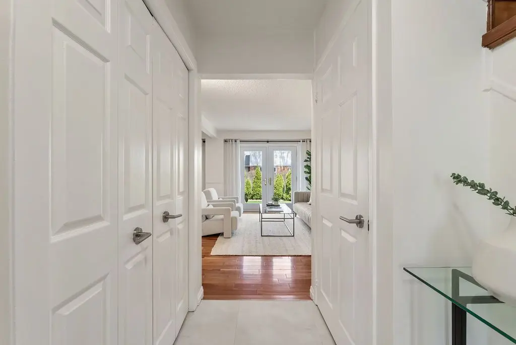 161 Riverview ST, Oakville, ON L6L 5S2