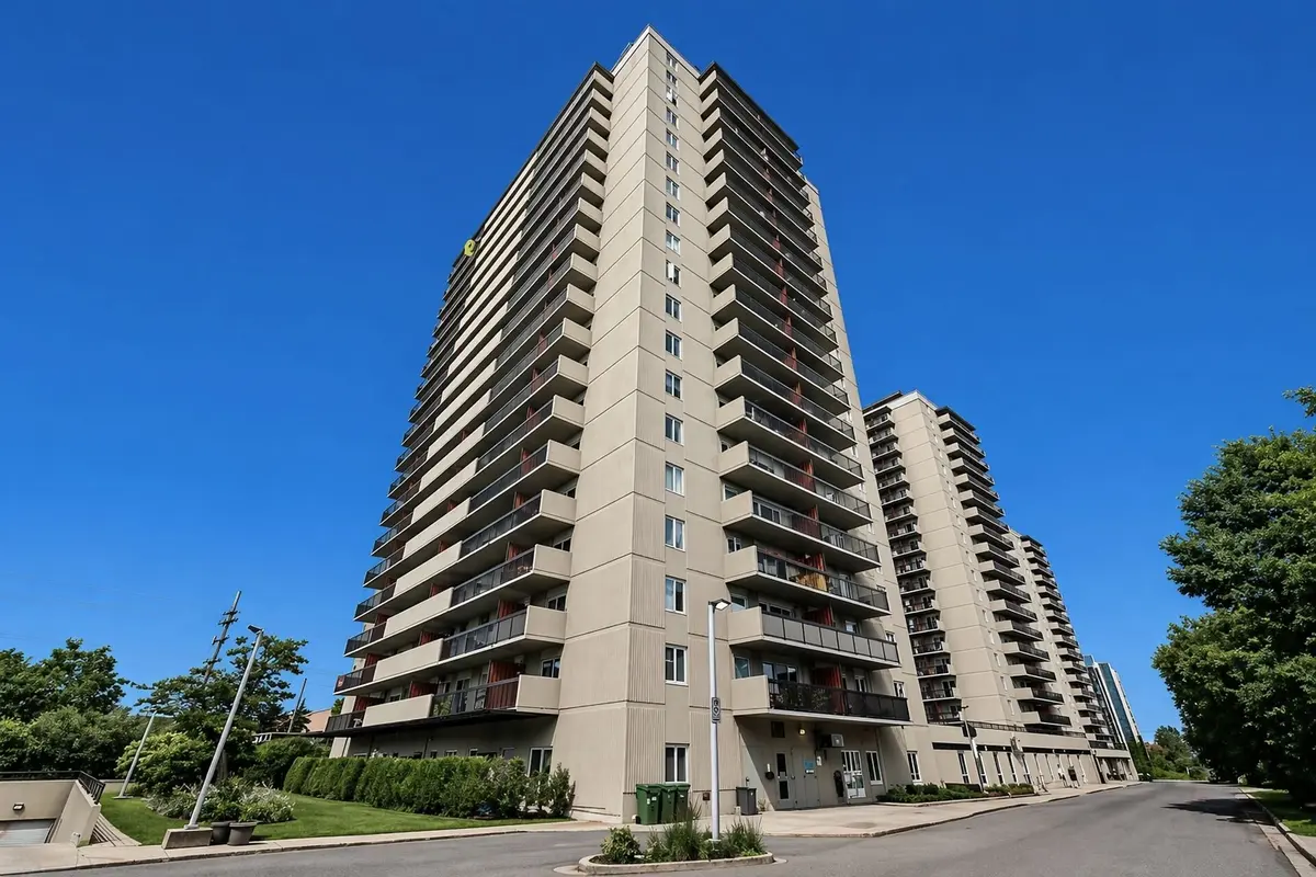 158C McArthur AVE #1408, Vanier And Kingsview Park, ON K1L 8E7