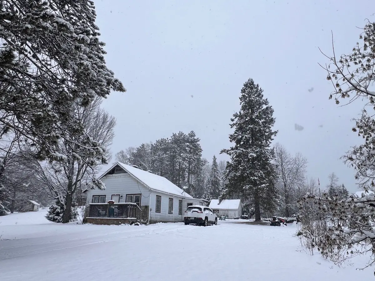 29606 60 Hwy HWY, South Algonquin, ON K0J 2M0