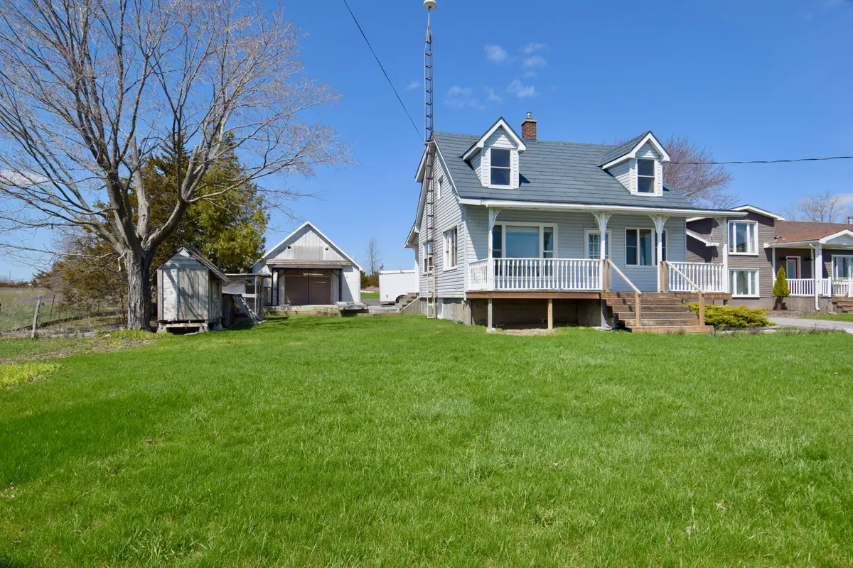 5157 Bath RD, Loyalist, ON K0H 1G0