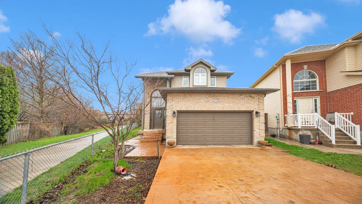 949 Blythwood RD, London North, ON N6H 5W1