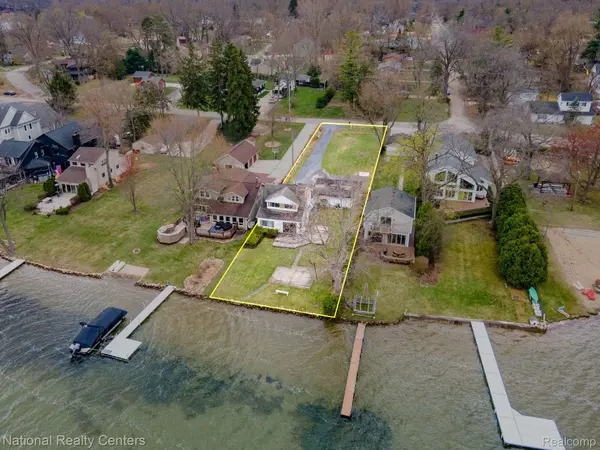 6978 COLONY DR, West Bloomfield Twp, MI 48323