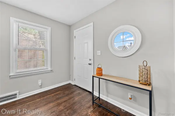 5275 Three Mile DR, Detroit, MI 48224