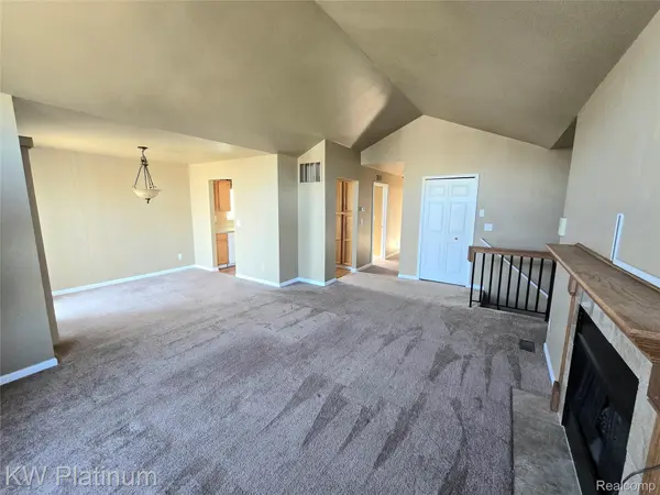 46225 CAVALIER DR, Macomb Township, MI 48044