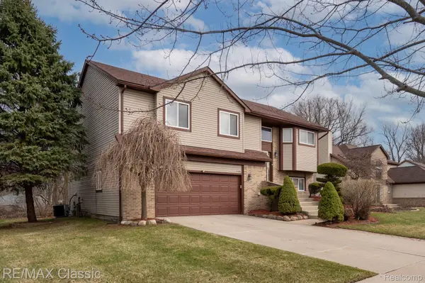 7165 Amanda DR, Van Buren Charter Township, MI 48111