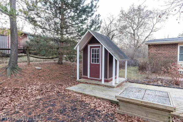 2071 WINEWOOD AVE, Ann Arbor, MI 48103