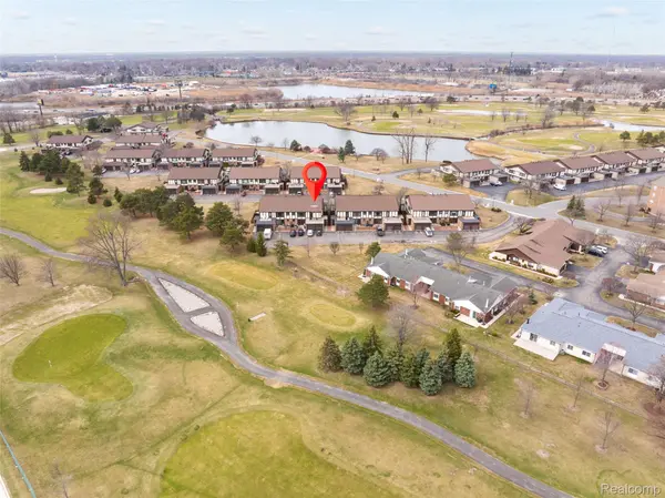 517 Country Club DR, St. Clair Shores, MI 48082