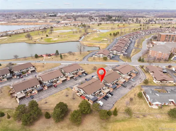 517 Country Club DR, St. Clair Shores, MI 48082