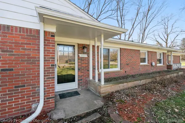 25335 Waycross, Southfield, MI 48033