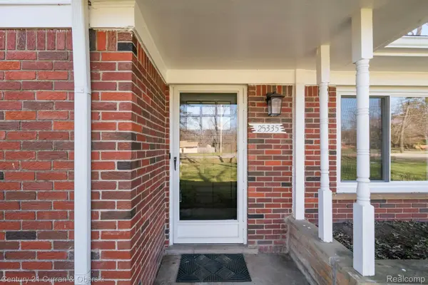 25335 Waycross, Southfield, MI 48033