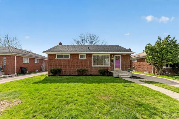 9075 W Parkway ST, Redford Charter Township, MI 48239