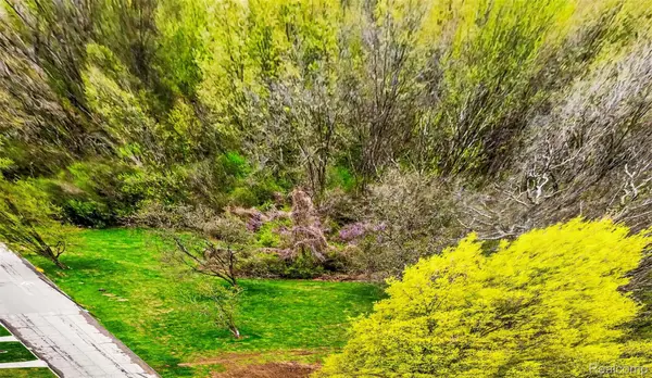 9075 W Parkway ST, Redford Charter Township, MI 48239