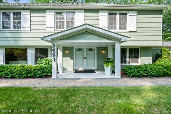 2593 S Christian Hills DR, Rochester Hills, MI 48309