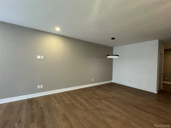 5380 Poppydrew LN, Pittsfield Charter Township, MI 48108