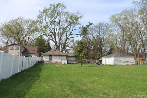 5610 Noll ST, Sterling Heights, MI 48310