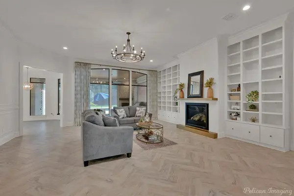 407 Oakwood Trace Court, Shreveport, LA 71106