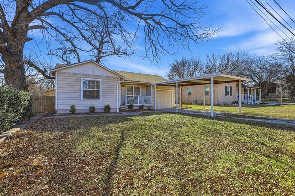 216 4th Street,  Joshua,  TX 76058