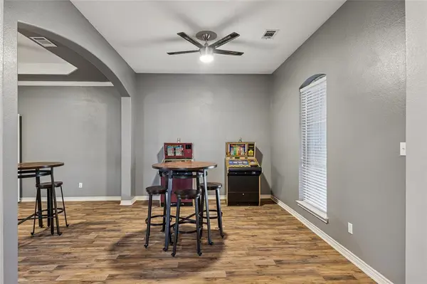 1220 Clairemont Lane, Burleson, TX 76028